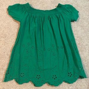 Old navy green top that has beautiful designs on it perfect for kids and teens